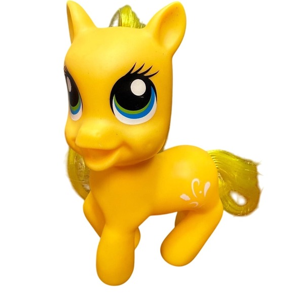 My‎ Little Pony Fluttershy Pegasus 6in Figure - Picture 1 of 2